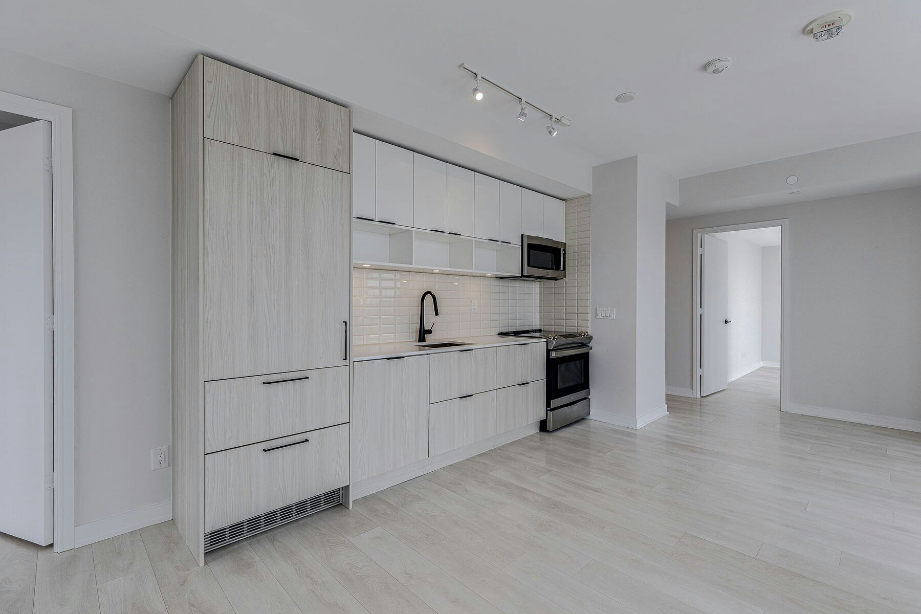S808-180 Mill Street, Toronto, ON, M5A 0V7 - 7