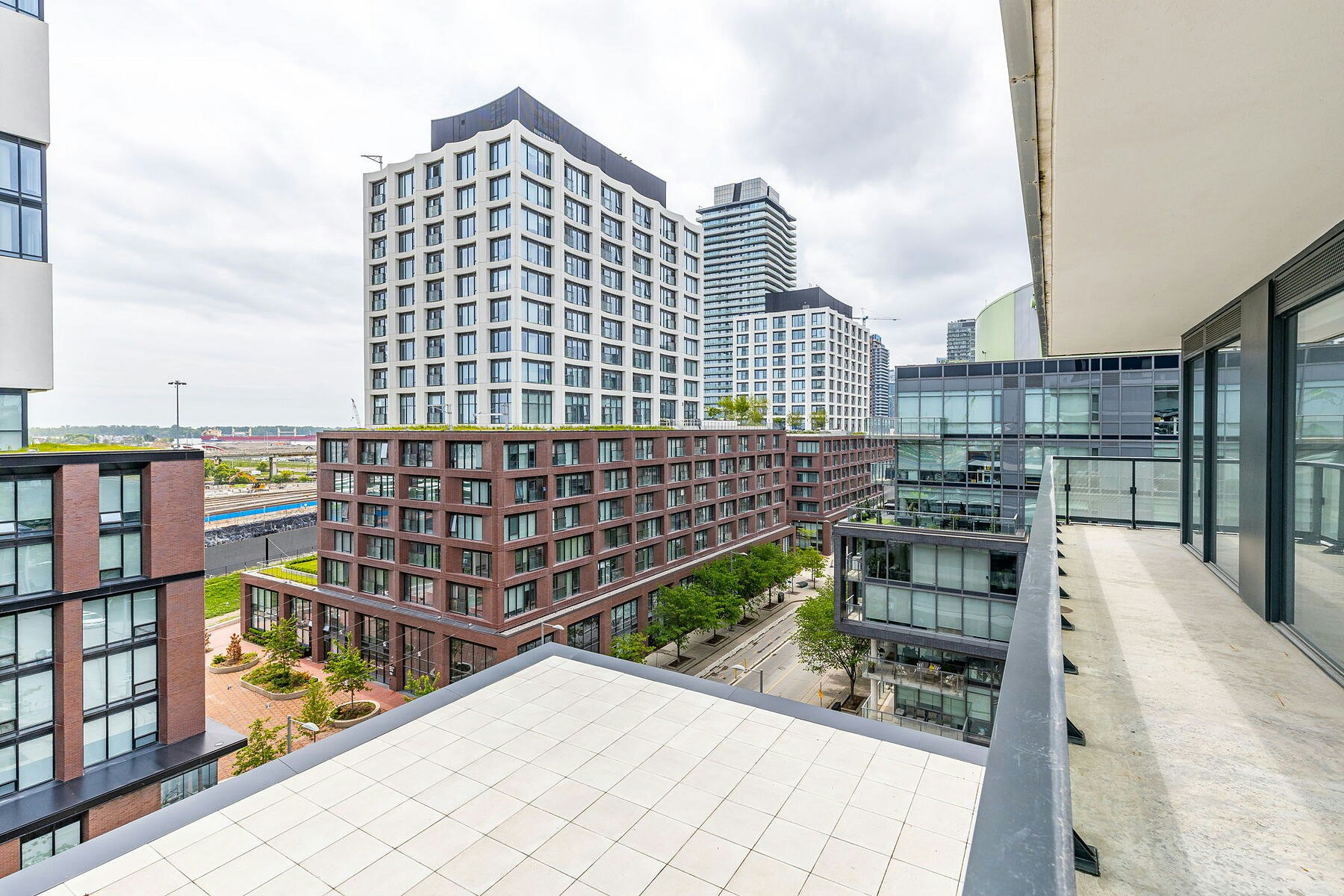 S808-180 Mill Street, Toronto, ON, M5A 0V7 - 23