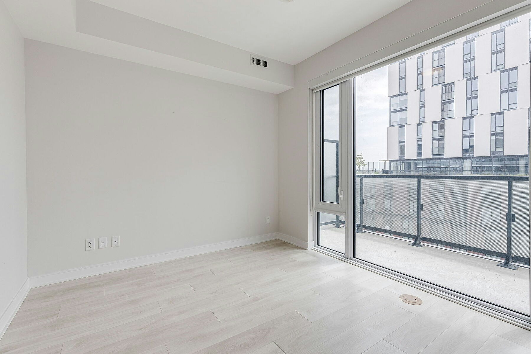 S808-180 Mill Street, Toronto, ON, M5A 0V7 - 16