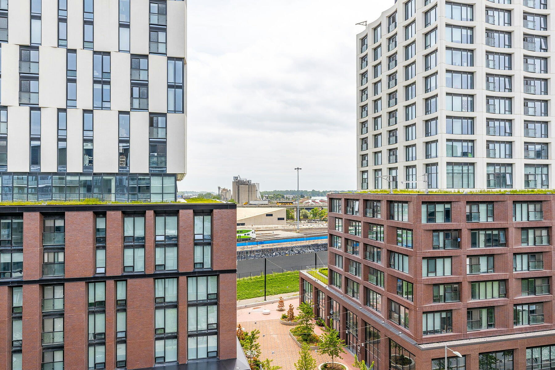 S808-180 Mill Street, Toronto, ON, M5A 0V7 - 24