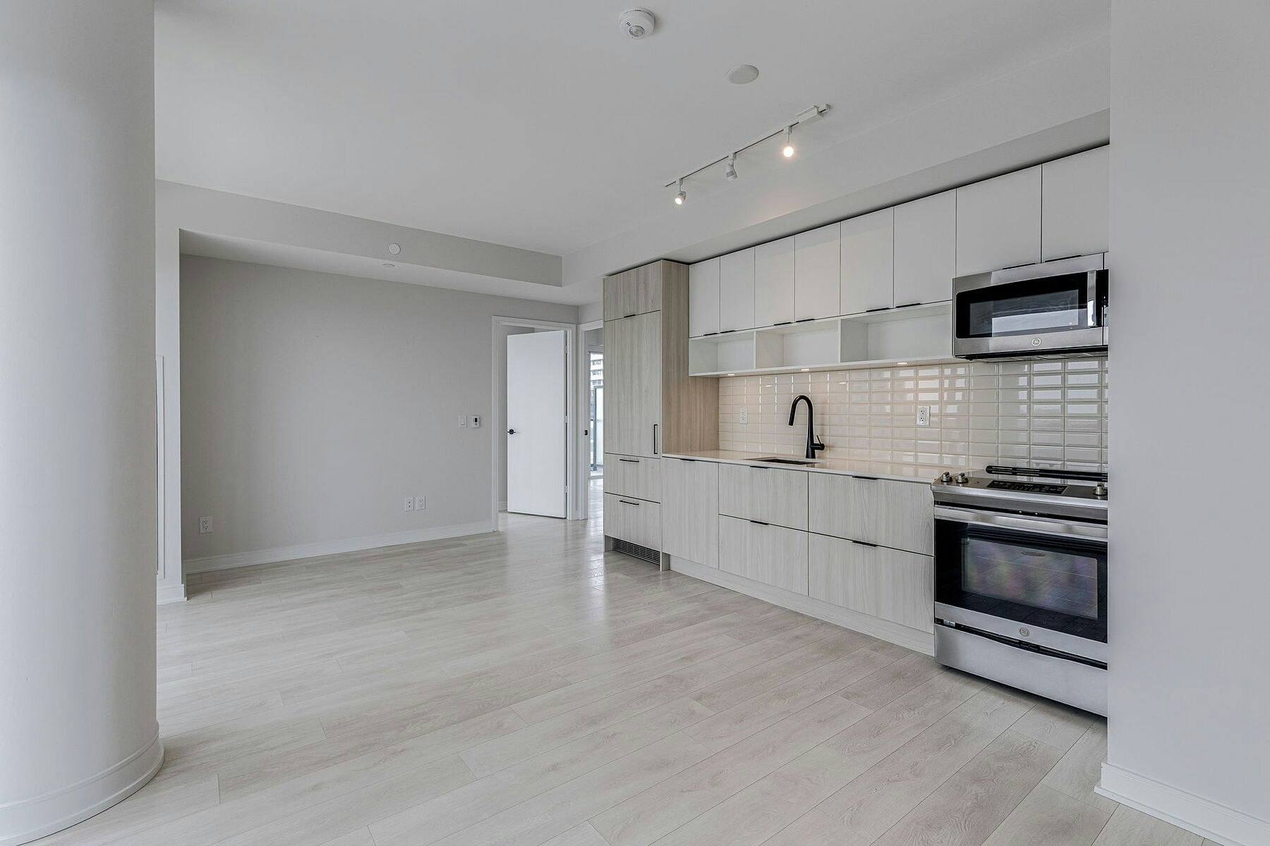 S808-180 Mill Street, Toronto, ON, M5A 0V7 - 5