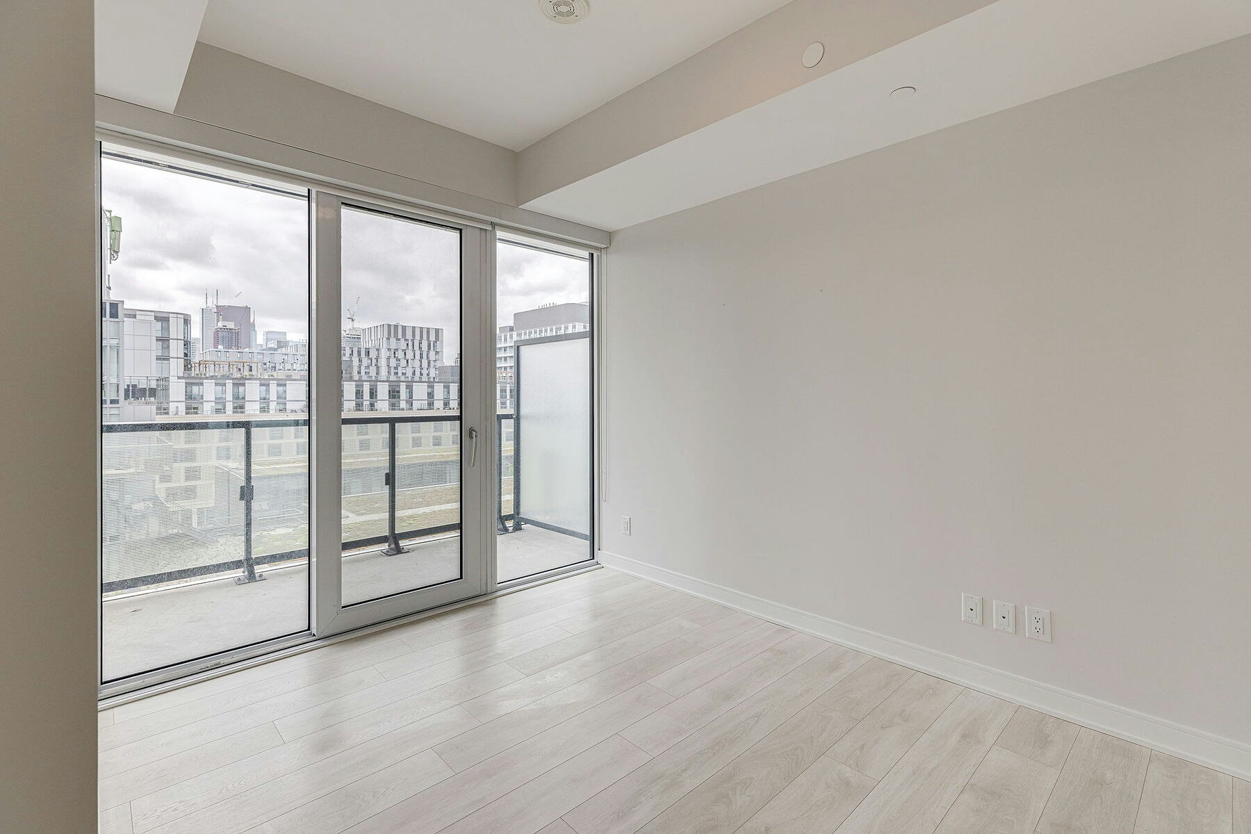 S808-180 Mill Street, Toronto, ON, M5A 0V7 - 12