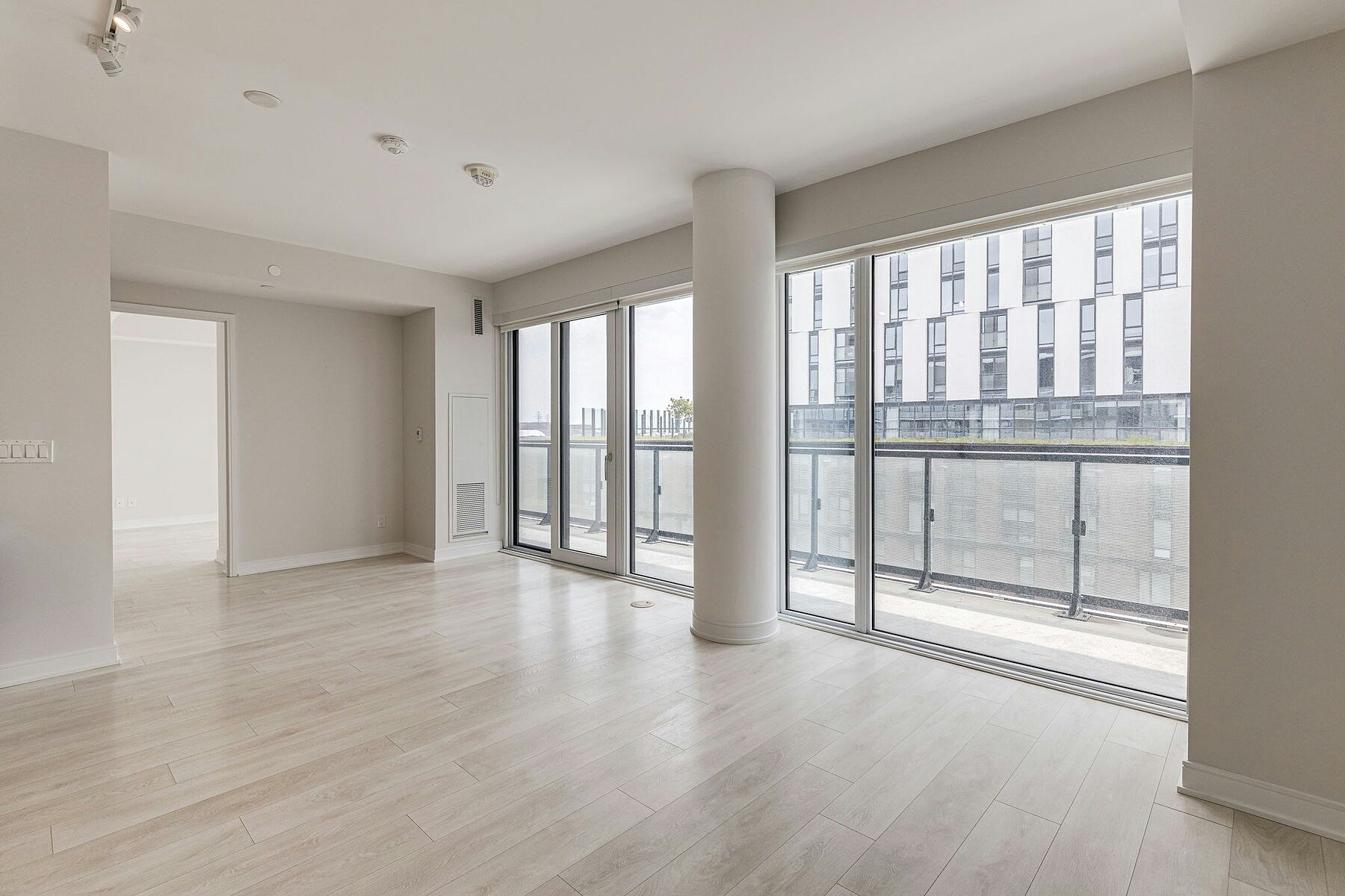 S808-180 Mill Street, Toronto, ON, M5A 0V7 - 8