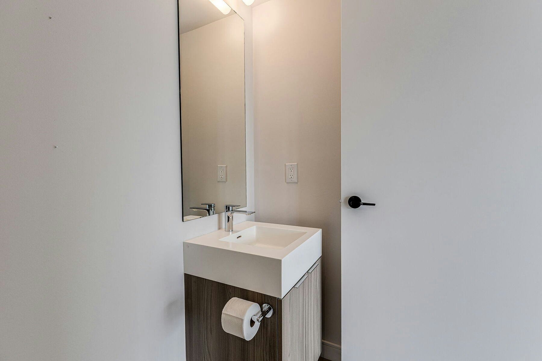 S808-180 Mill Street, Toronto, ON, M5A 0V7 - 15