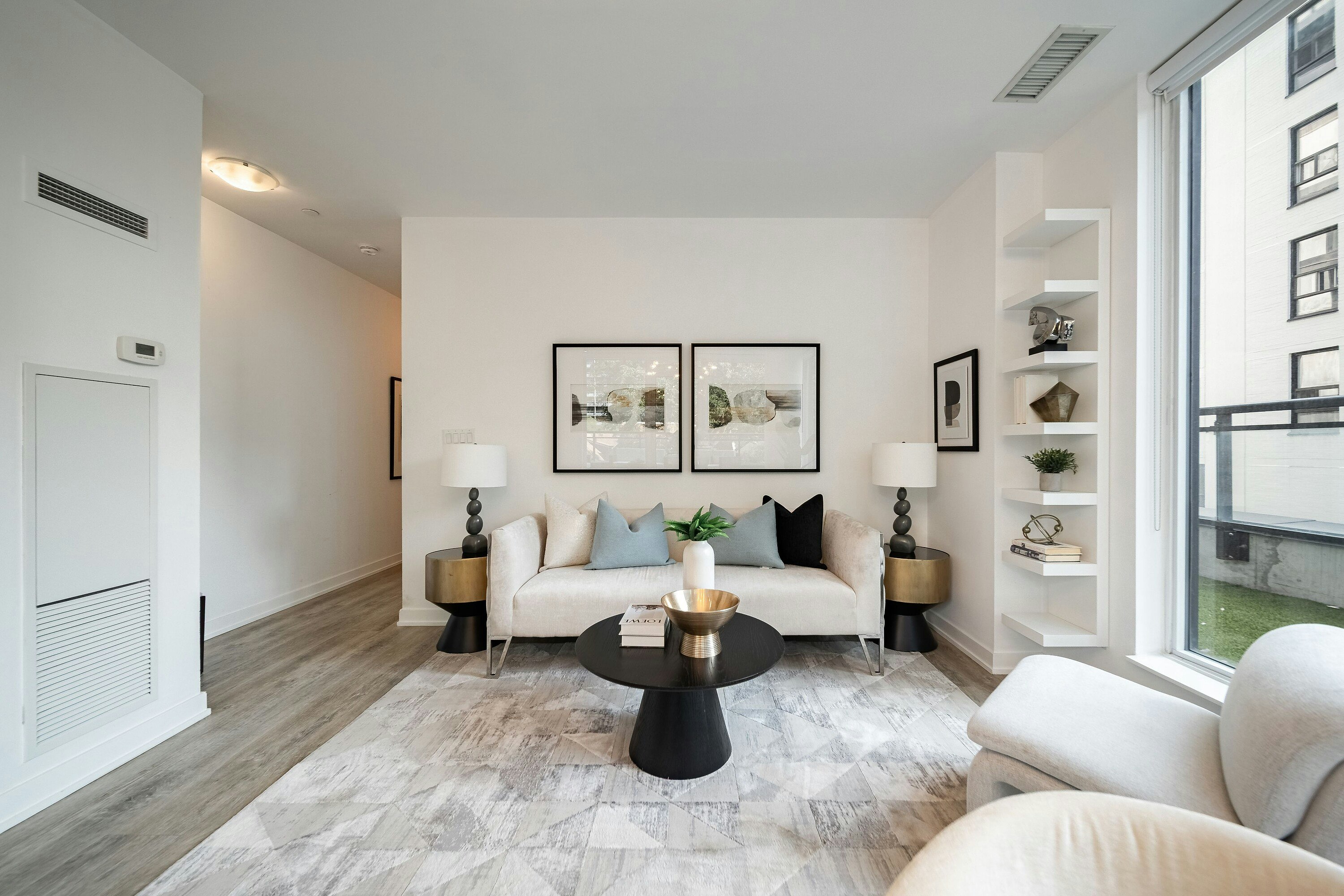 302-17 Dundonald Street, Toronto, ON, M4Y 1K3