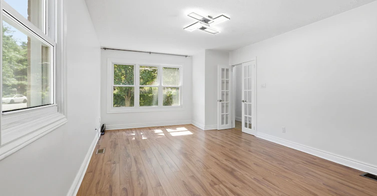 26 Magwood Court, Toronto, ON, M6S 2M5 - 4