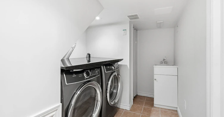 26 Magwood Court, Toronto, ON, M6S 2M5 - 22