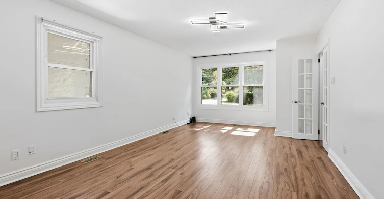 26 Magwood Court, Toronto, ON, M6S 2M5 - 2