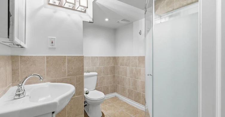 26 Magwood Court, Toronto, ON, M6S 2M5 - 26