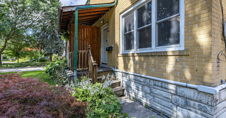 26 Magwood Court, Toronto, ON, M6S 2M5