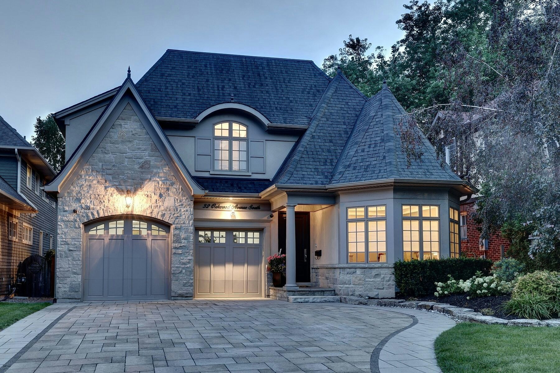 32 Oakwood Avenue S, Mississauga, ON, L5G 3L3