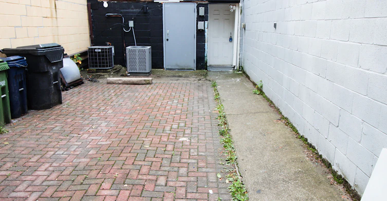 1026 Queen St Upper, Toronto, ON, M4M 1K4 - 19