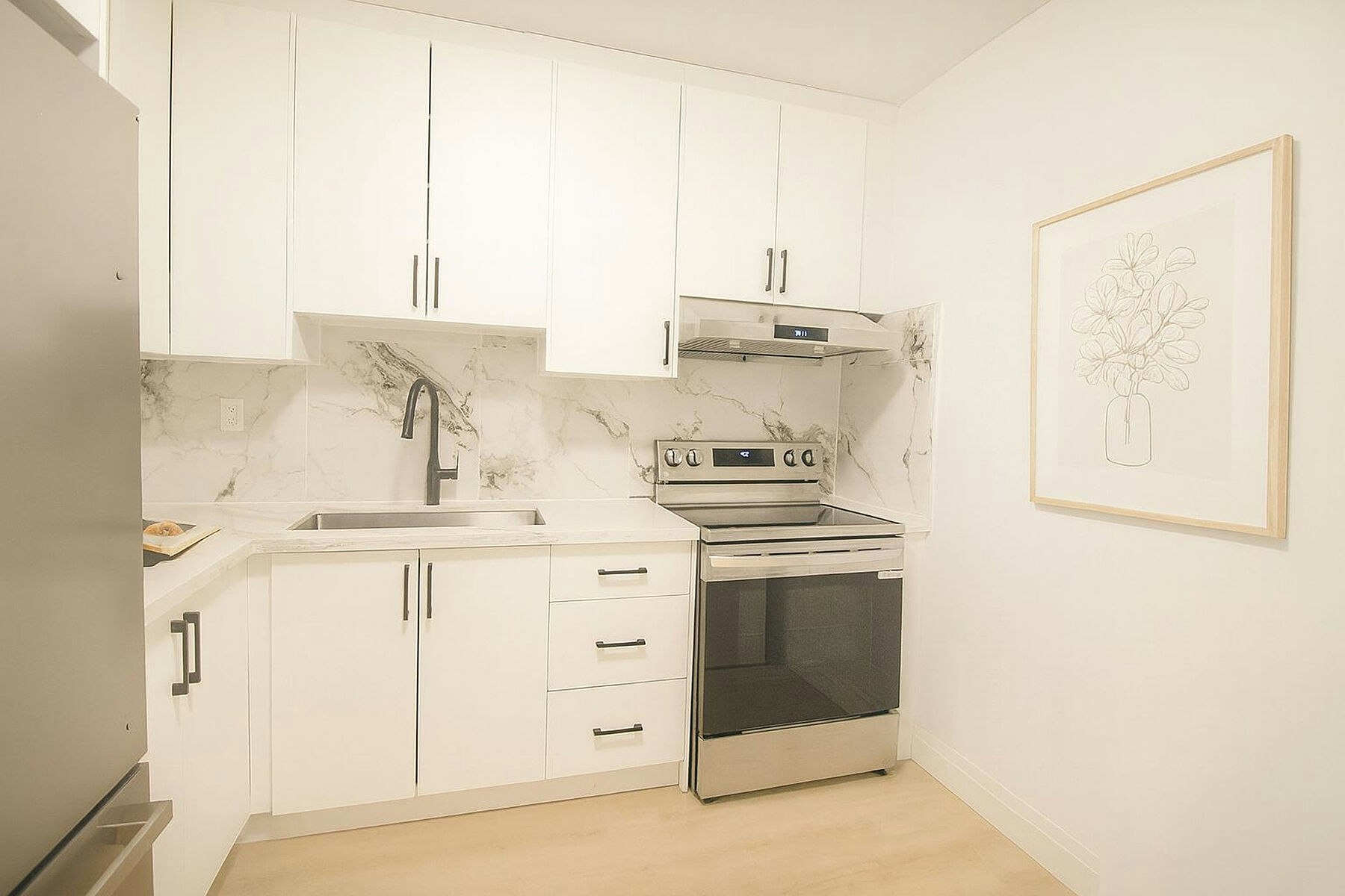1026 Queen St Upper, Toronto, ON, M4M 1K4 - 7