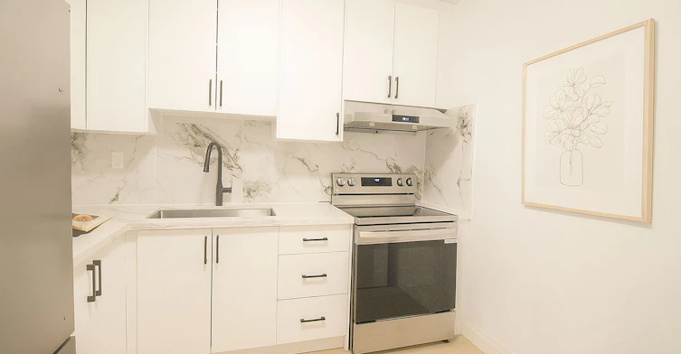 1026 Queen St Upper, Toronto, ON, M4M 1K4 - 7