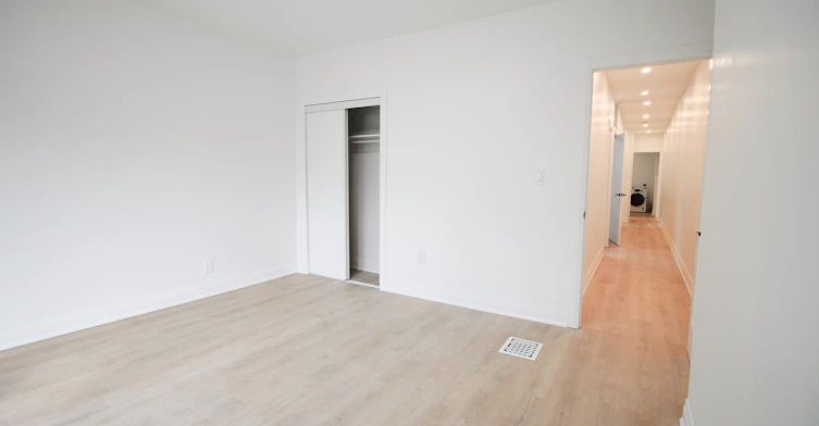 1026 Queen St Upper, Toronto, ON, M4M 1K4 - 15