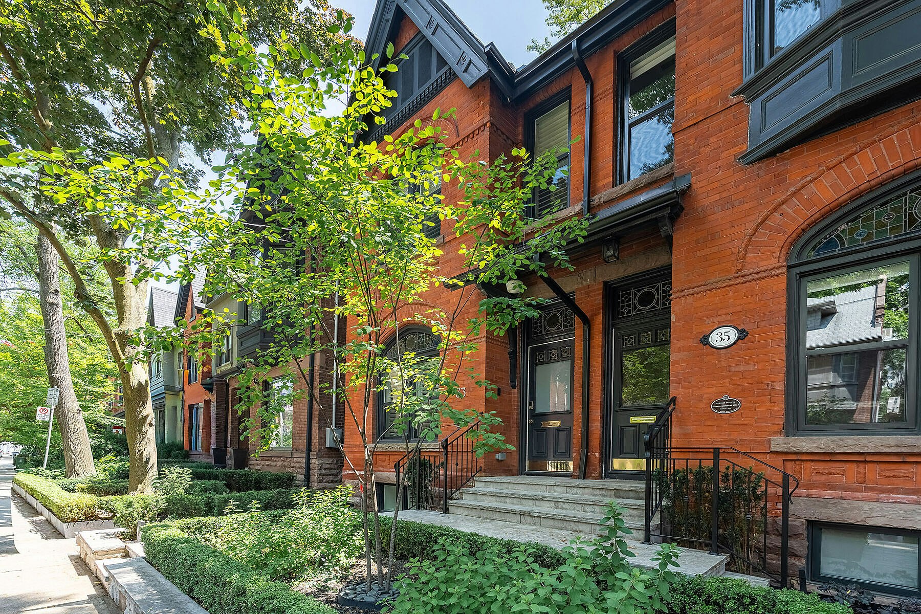 33 Tranby Avenue, Toronto, ON, M5R 1N4 - 2