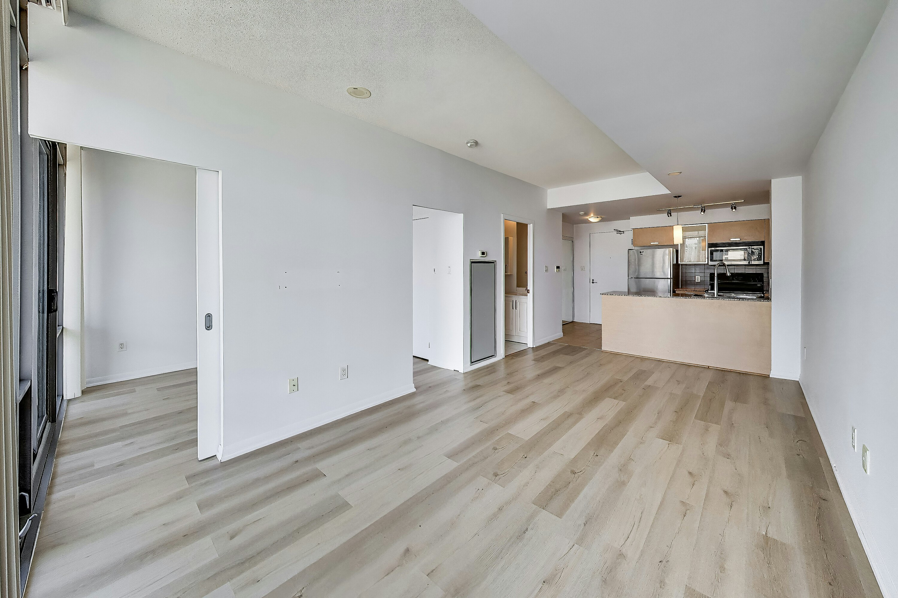 3305-37 Grosvenor Street, Toronto, ON, M4Y 3G5