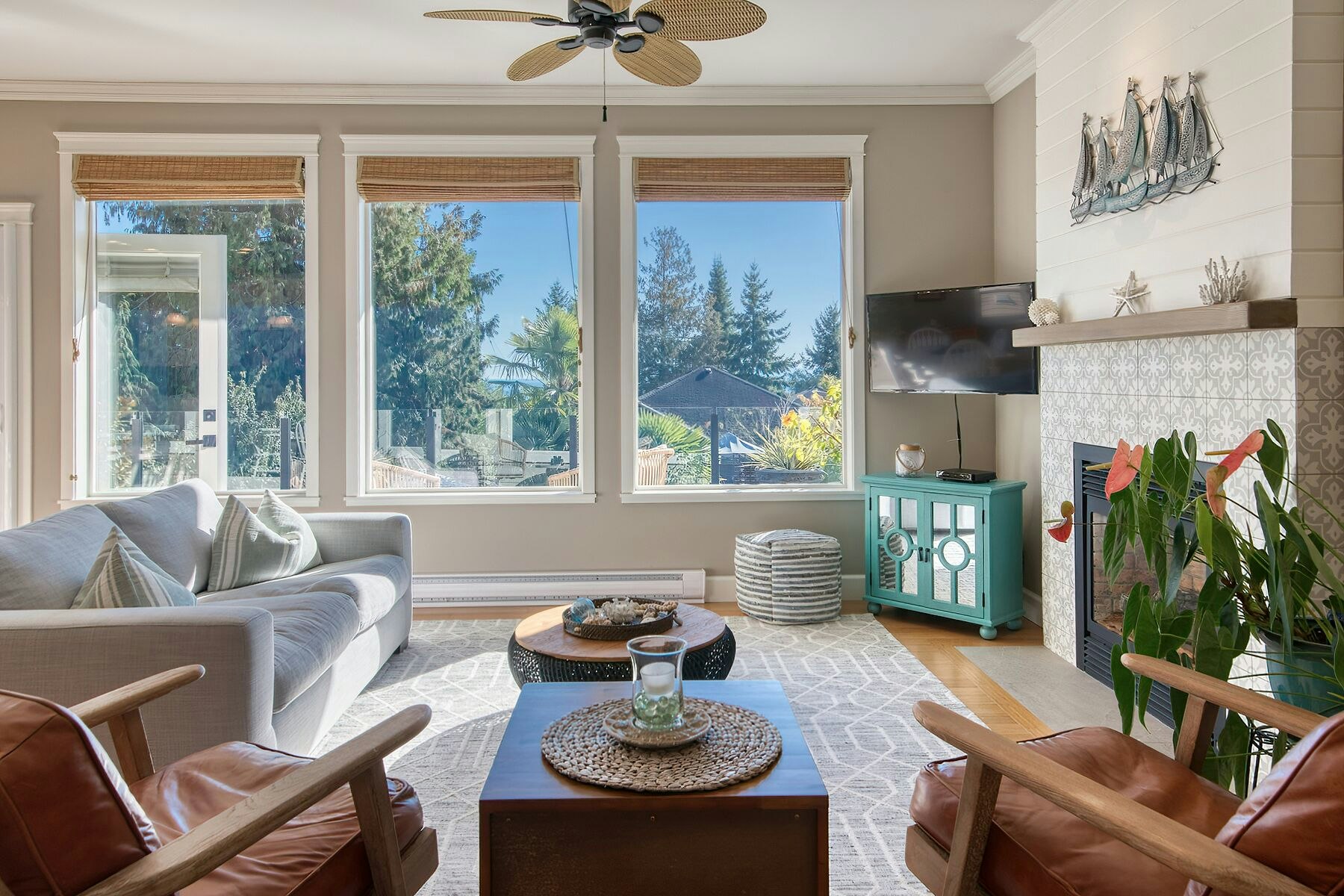 6369 Jasper Road, Sechelt, BC, V7Z 0R7 - 6