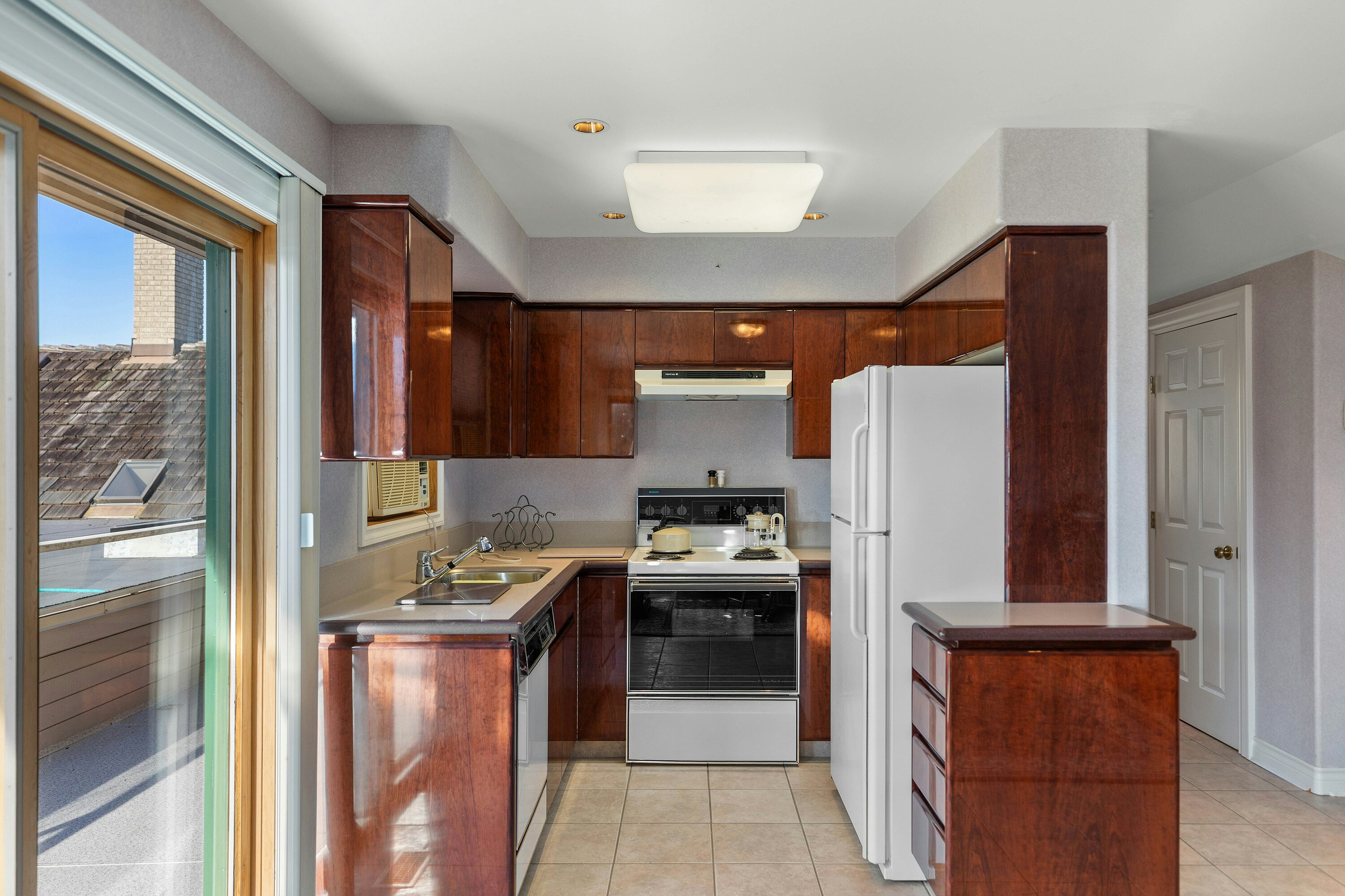 340 Berray Road, Fanny Bay, BC, V0R 1W0 - 40