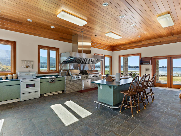 340 Berray Road, Fanny Bay, BC, V0R 1W0 - 16