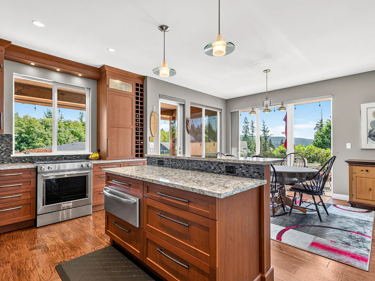 9326 Jorgensen Place, Halfmoon Bay, BC, V7Z 1B4 - 6