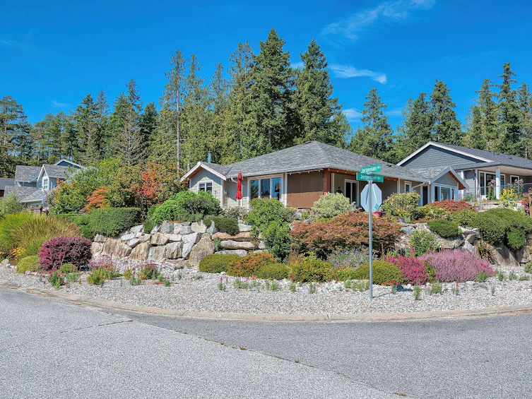 9326 Jorgensen Place, Halfmoon Bay, BC, V7Z 1B4 - 3