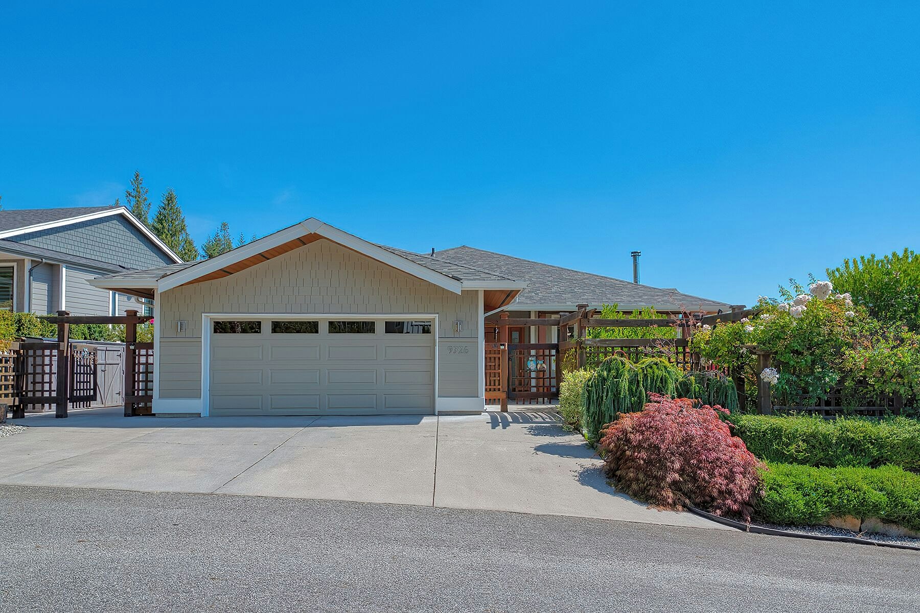 9326 Jorgensen Place, Halfmoon Bay, BC, V7Z 1B4 - 28
