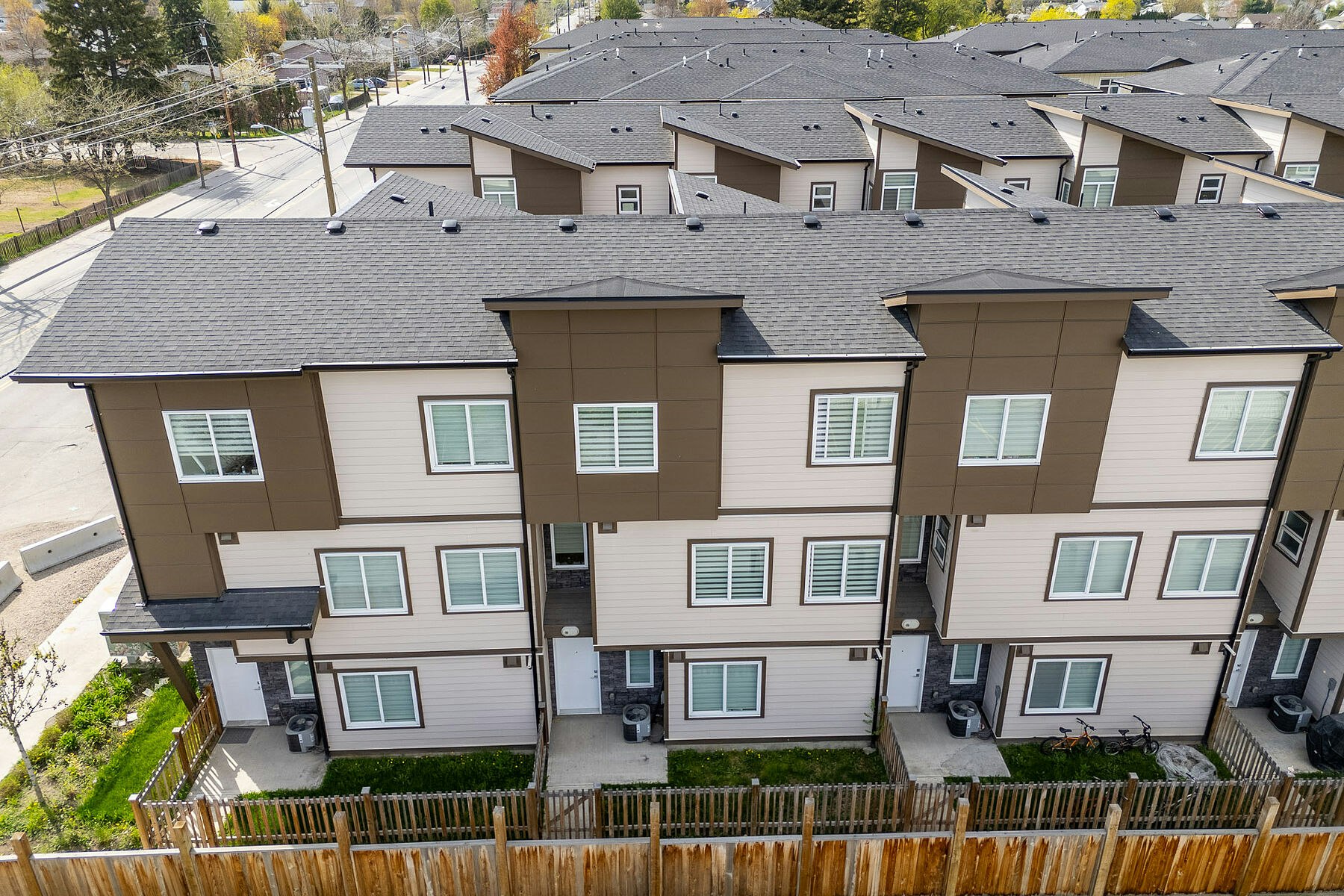 2-1354 N Rutland Road, Kelowna, BC, V1X 4Z3 - 2