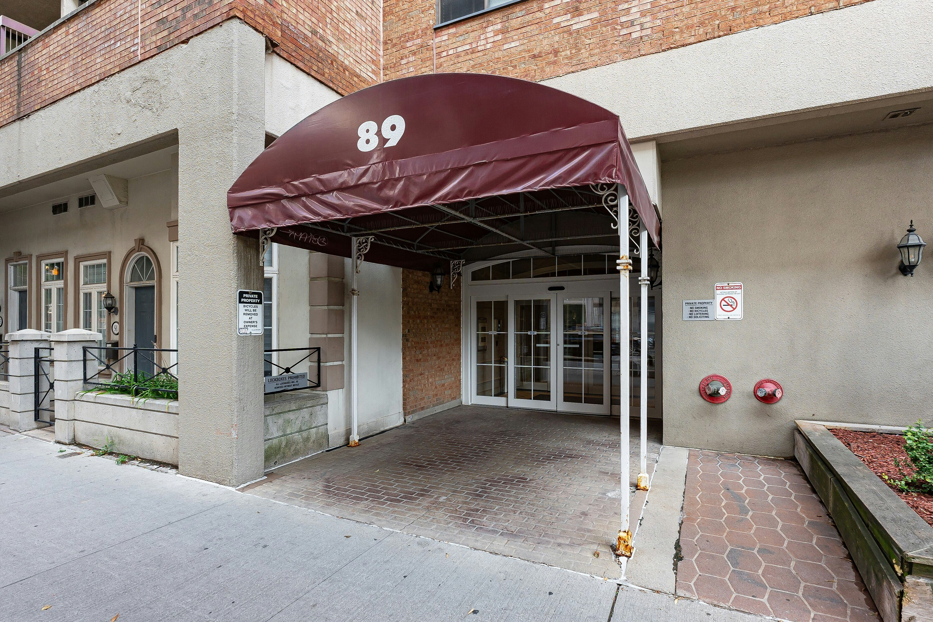 520-89 Mccaul Street, Toronto, ON, M5T 2X3