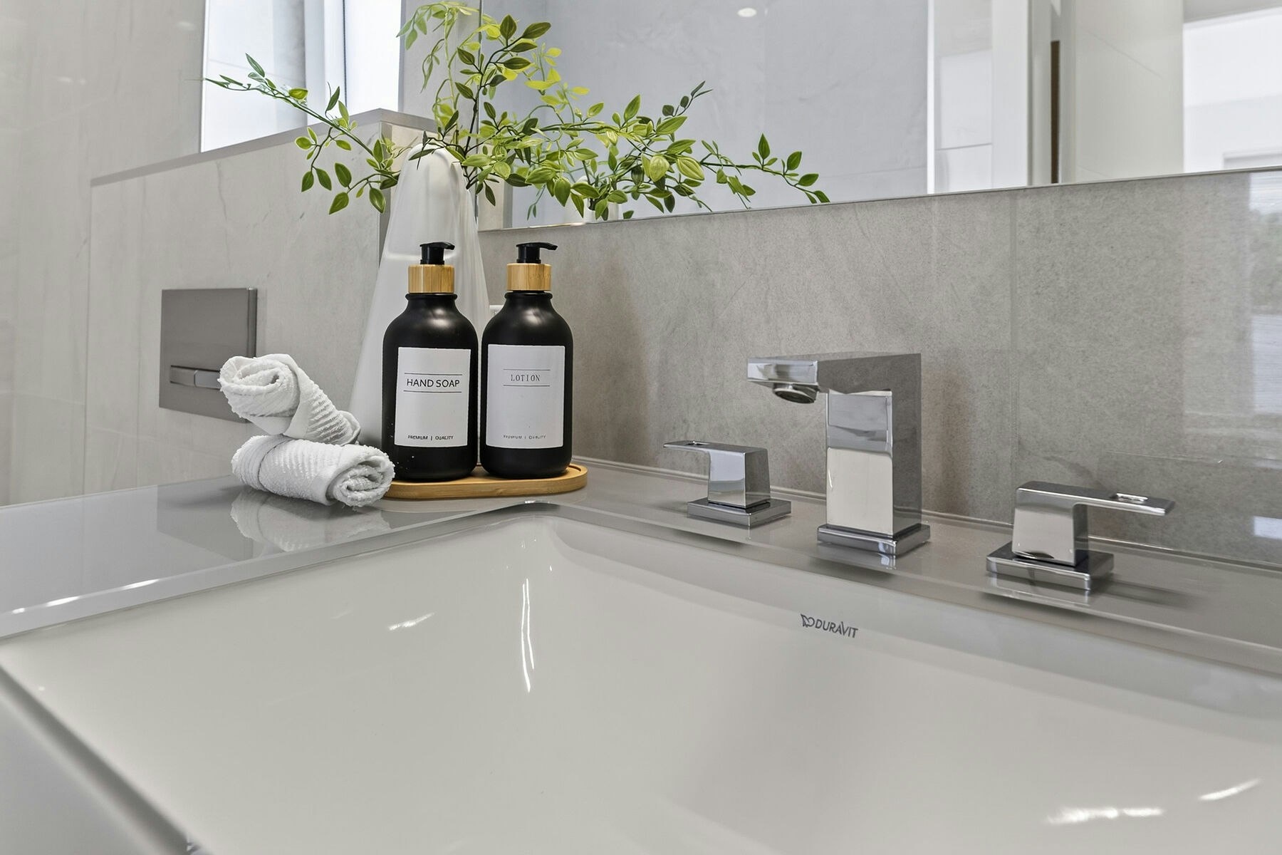 150 W Woodstock Avenue, Vancouver, BC, V5Y 0N1 - 25