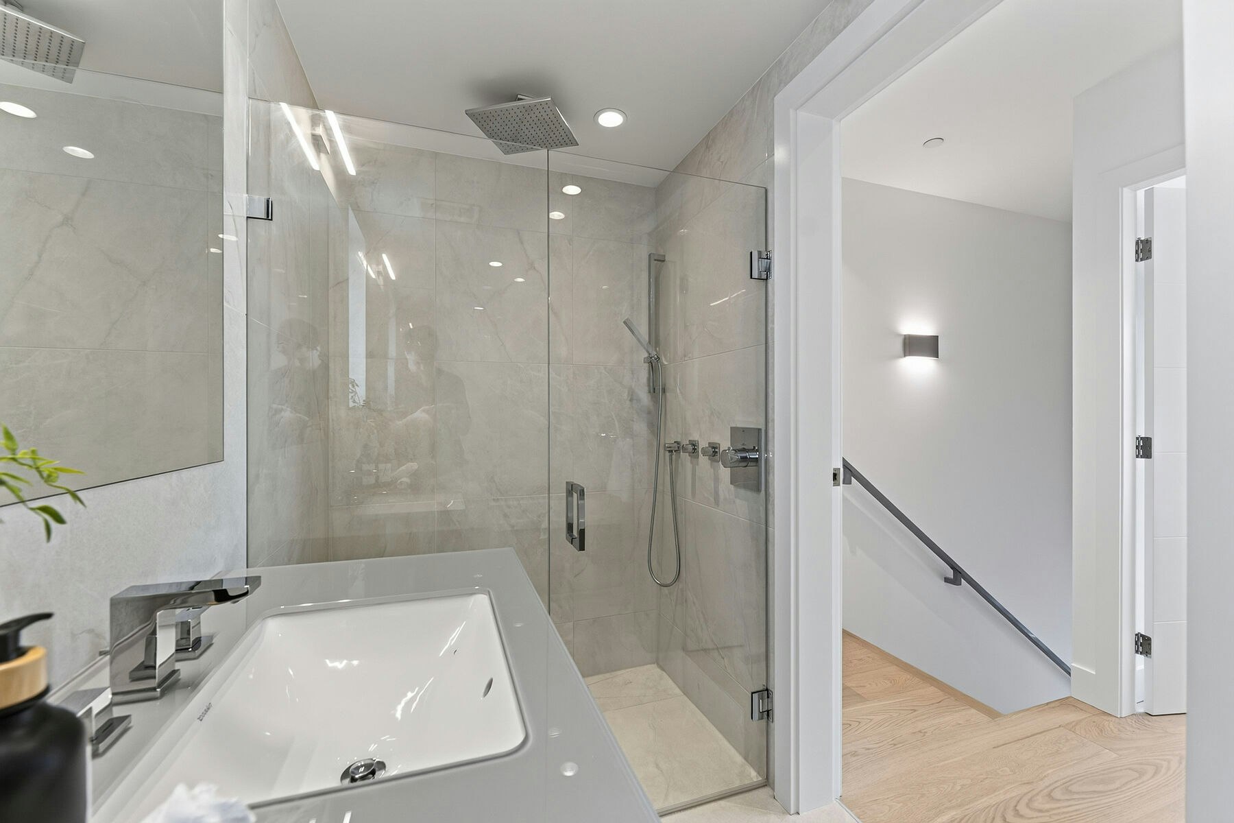 150 W Woodstock Avenue, Vancouver, BC, V5Y 0N1 - 26