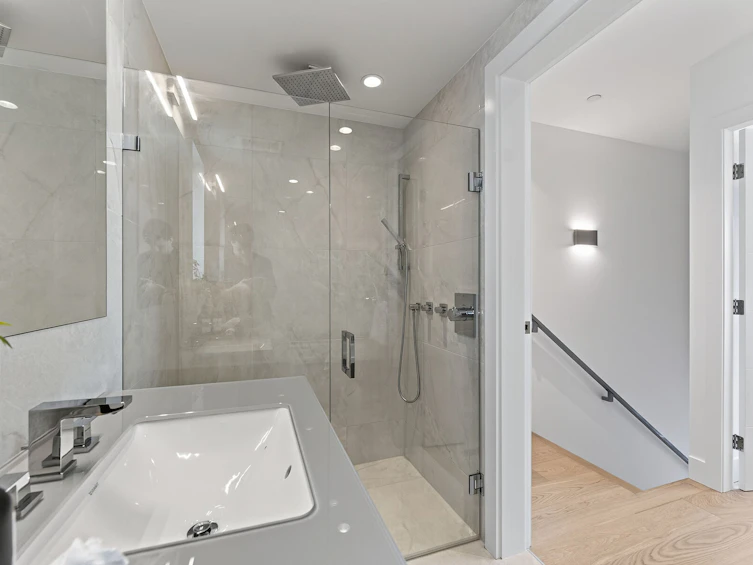 150 W Woodstock Avenue, Vancouver, BC, V5Y 0N1 - 26