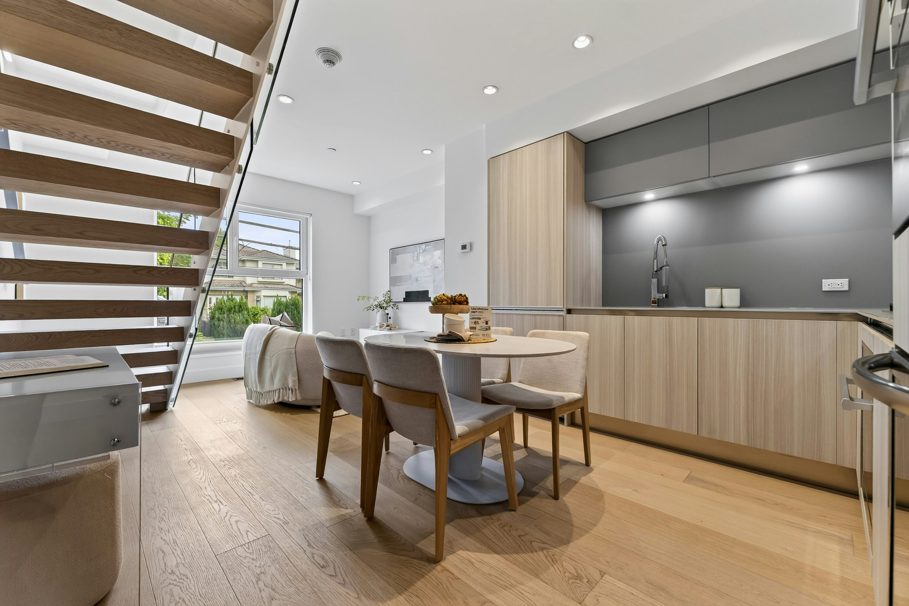 150 W Woodstock Avenue, Vancouver, BC, V5Y 0N1 - 4
