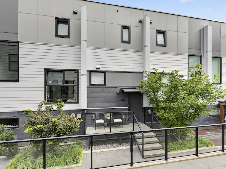 150 W Woodstock Avenue, Vancouver, BC, V5Y 0N1 - 2