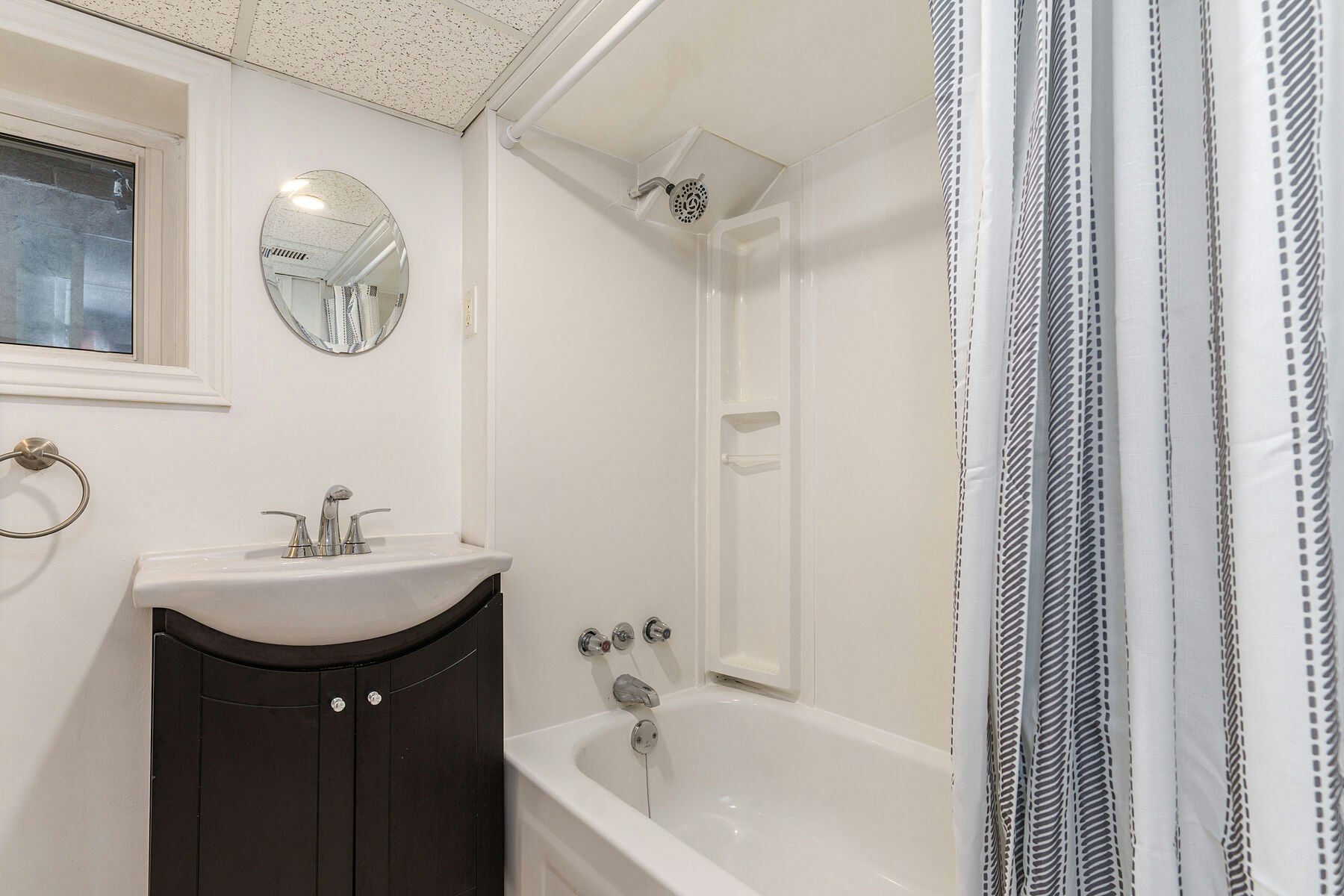 15 Indian Cres Bsmt Road, Toronto, ON, M6P 2E9 - 12