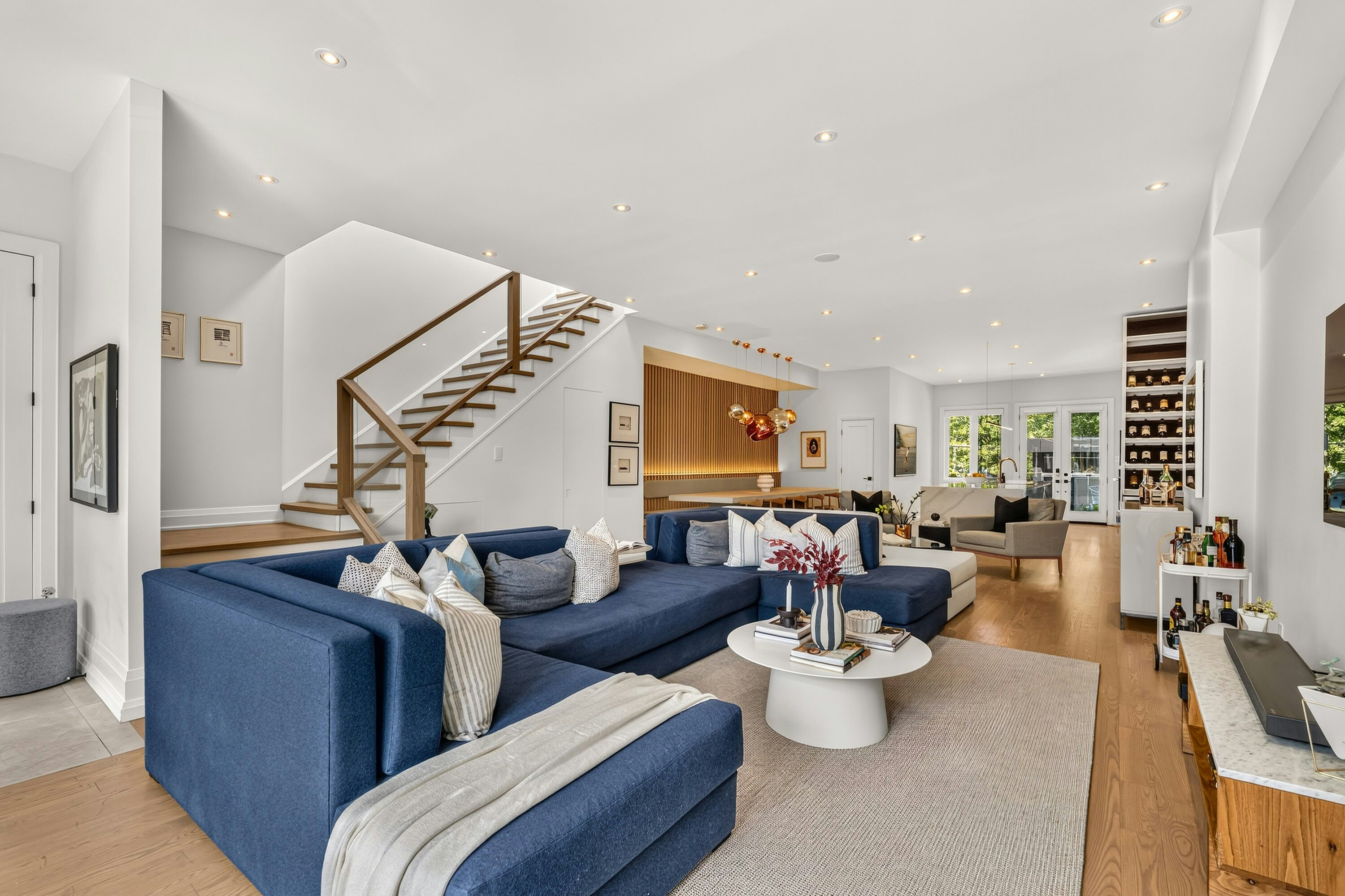 1572 Dundas Street E, Toronto, ON, M4L 1K8
