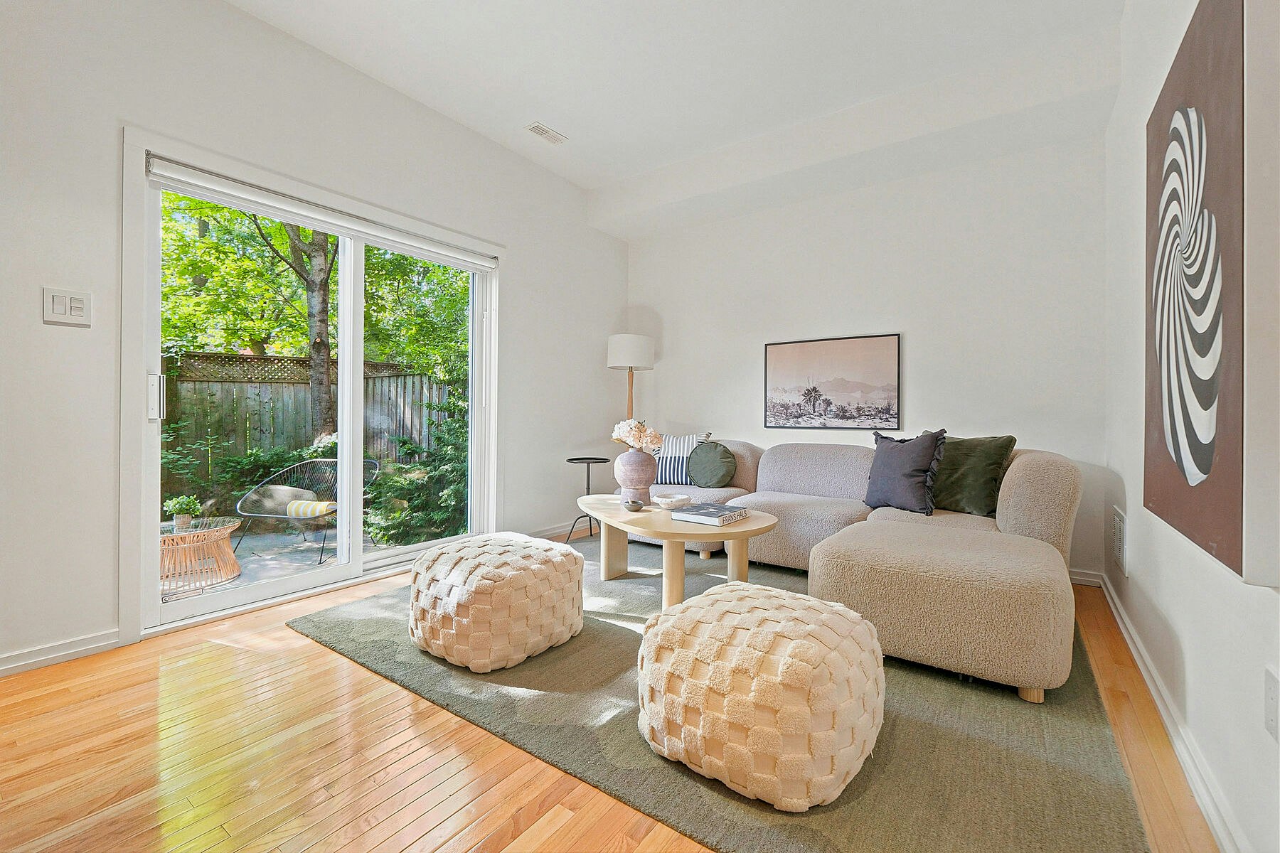 2 Sibelius Lane, Toronto, ON, M5R 3V8