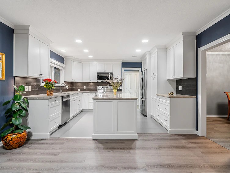 4740 Rutland Road, West Vancouver, BC, V7W 1G7 - 14
