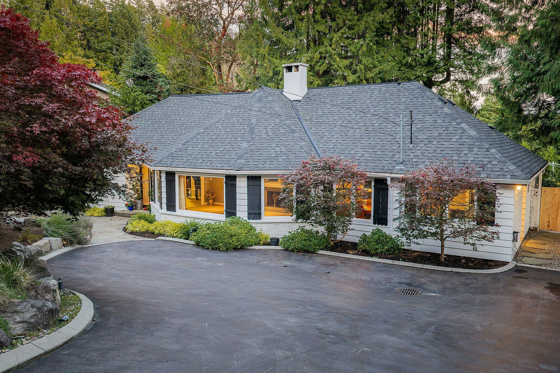 4740 Rutland Road, West Vancouver, BC, V7W 1G7 - 2
