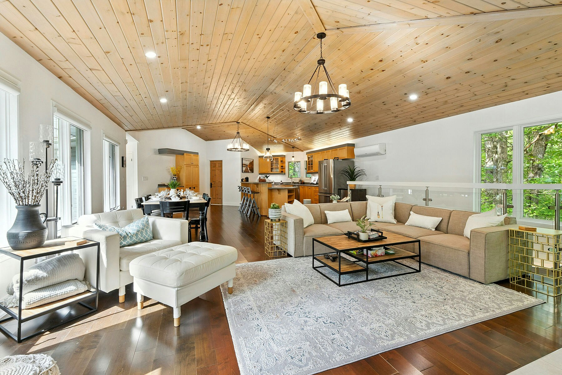 1060 Kahshe Lake Road North, Gravenhurst, ON, P0E 1G0