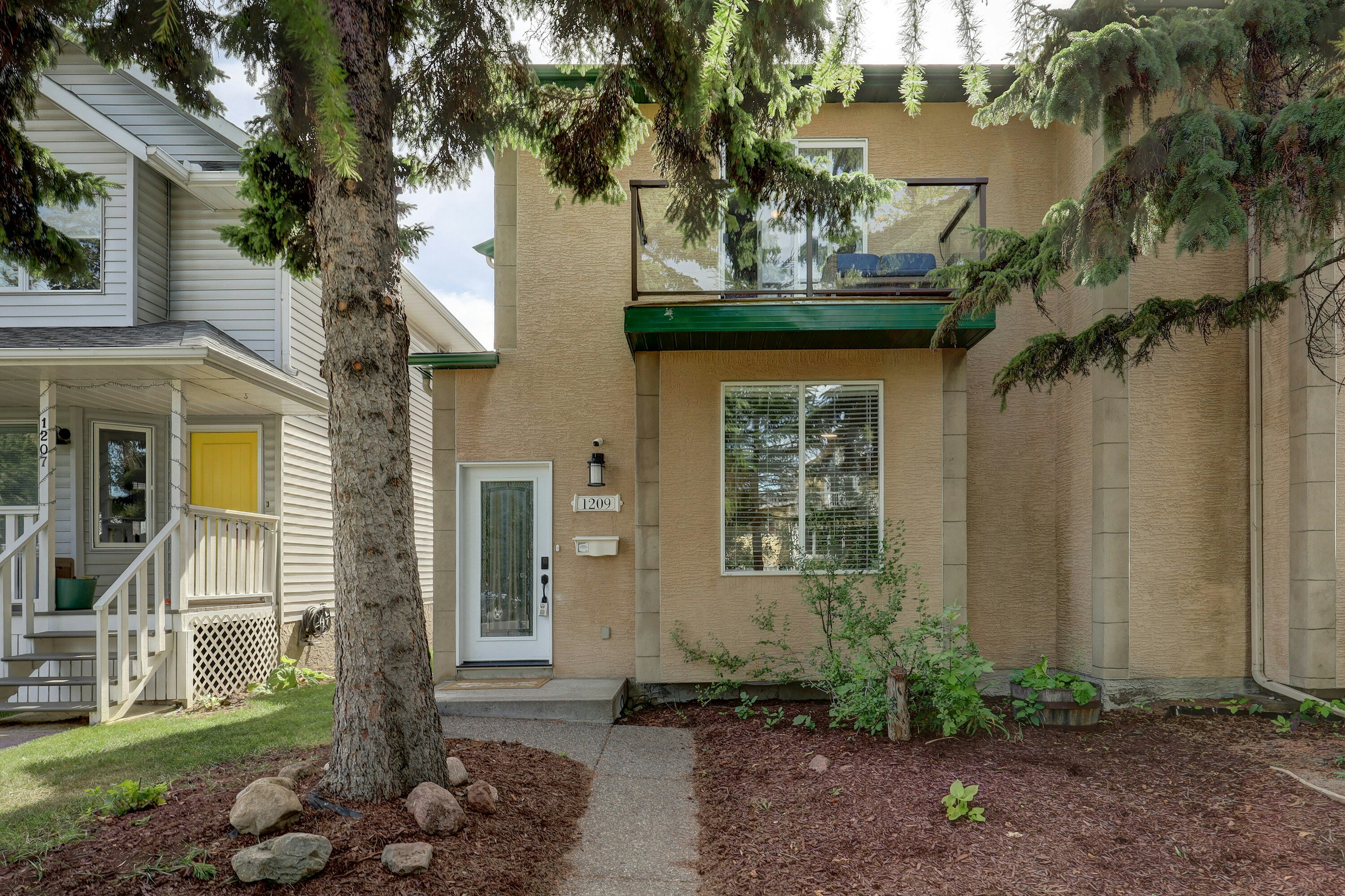 1209 18 Avenue NW, Calgary, AB, T2M 0W3