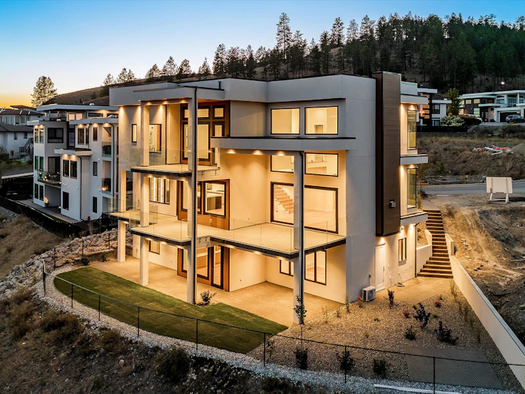 1082 Carnoustie Drive, Kelowna, BC, V1P 0A3 - 2