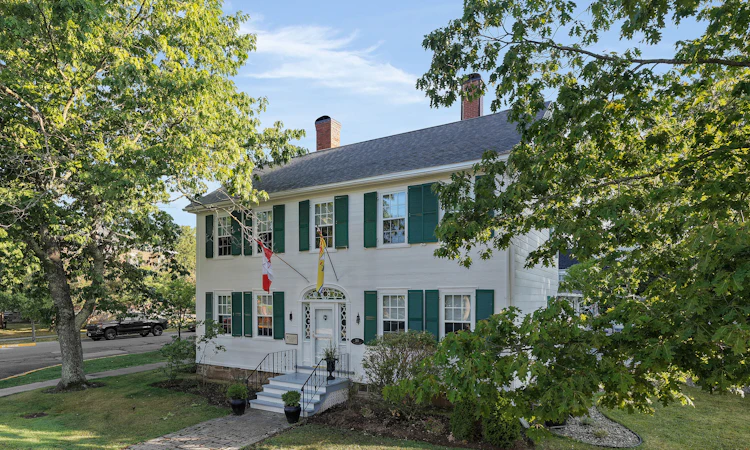 204 Montague Street
