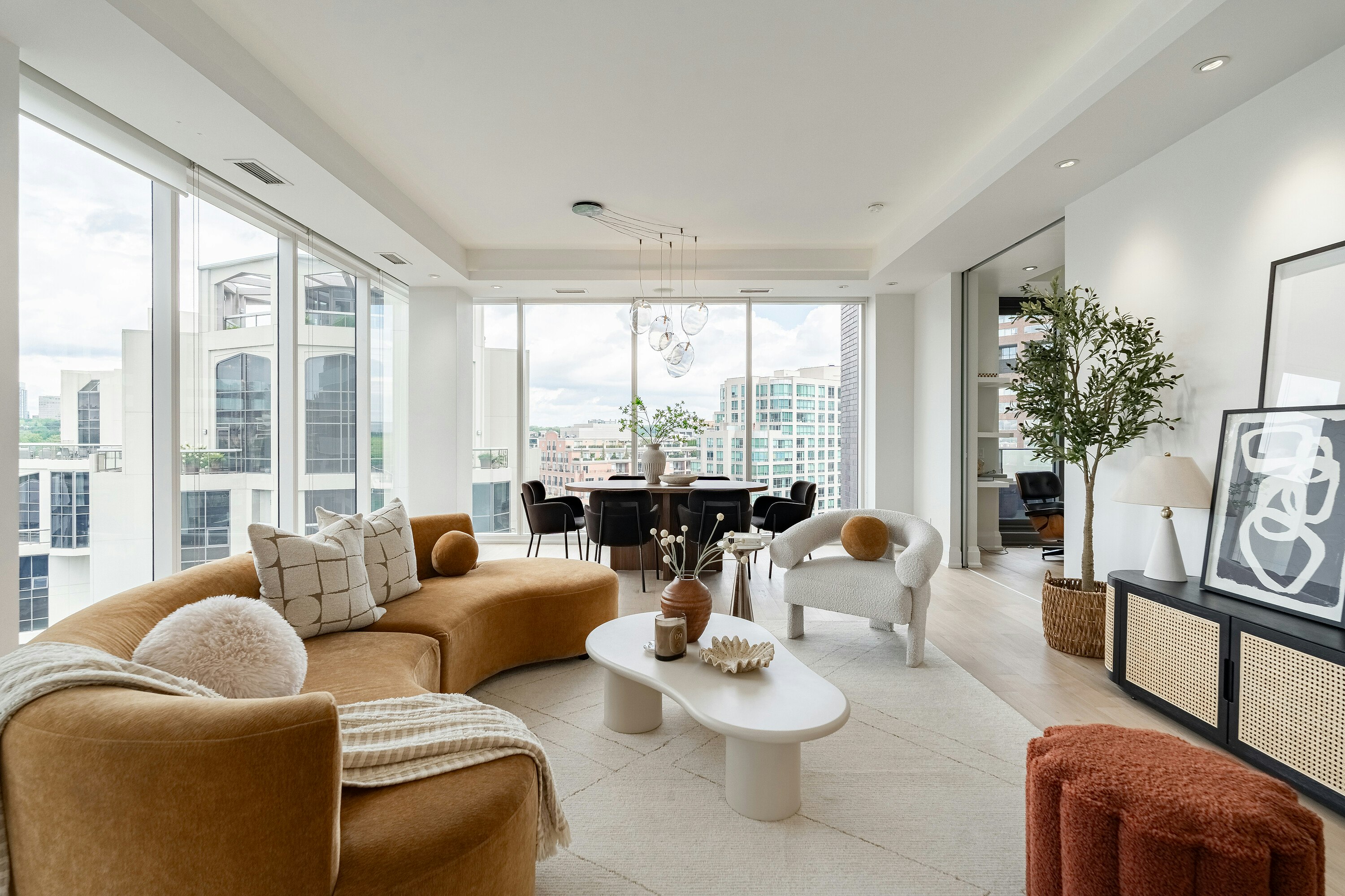 88 Davenport 804 Road, Toronto, ON, M5R 0A5