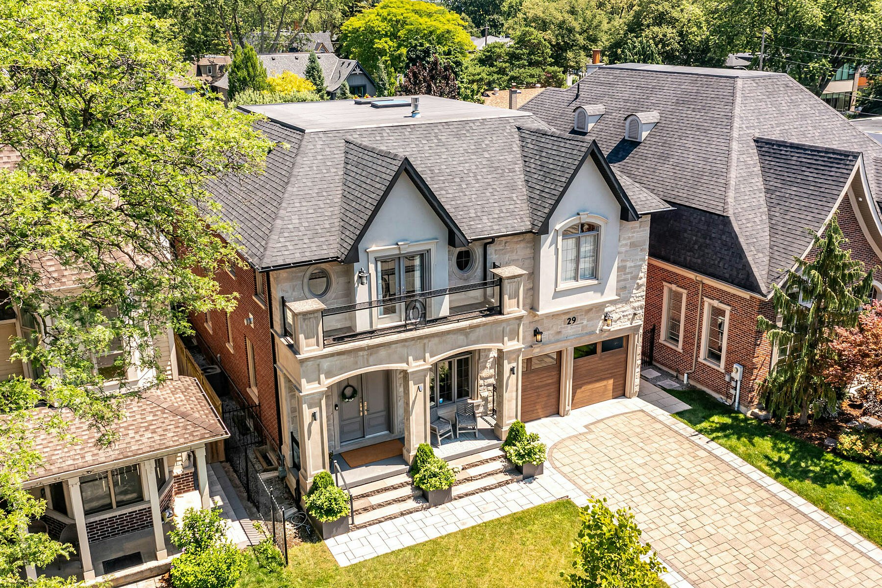 29 Oakwood Avenue, Mississauga, ON, L5G 3L2