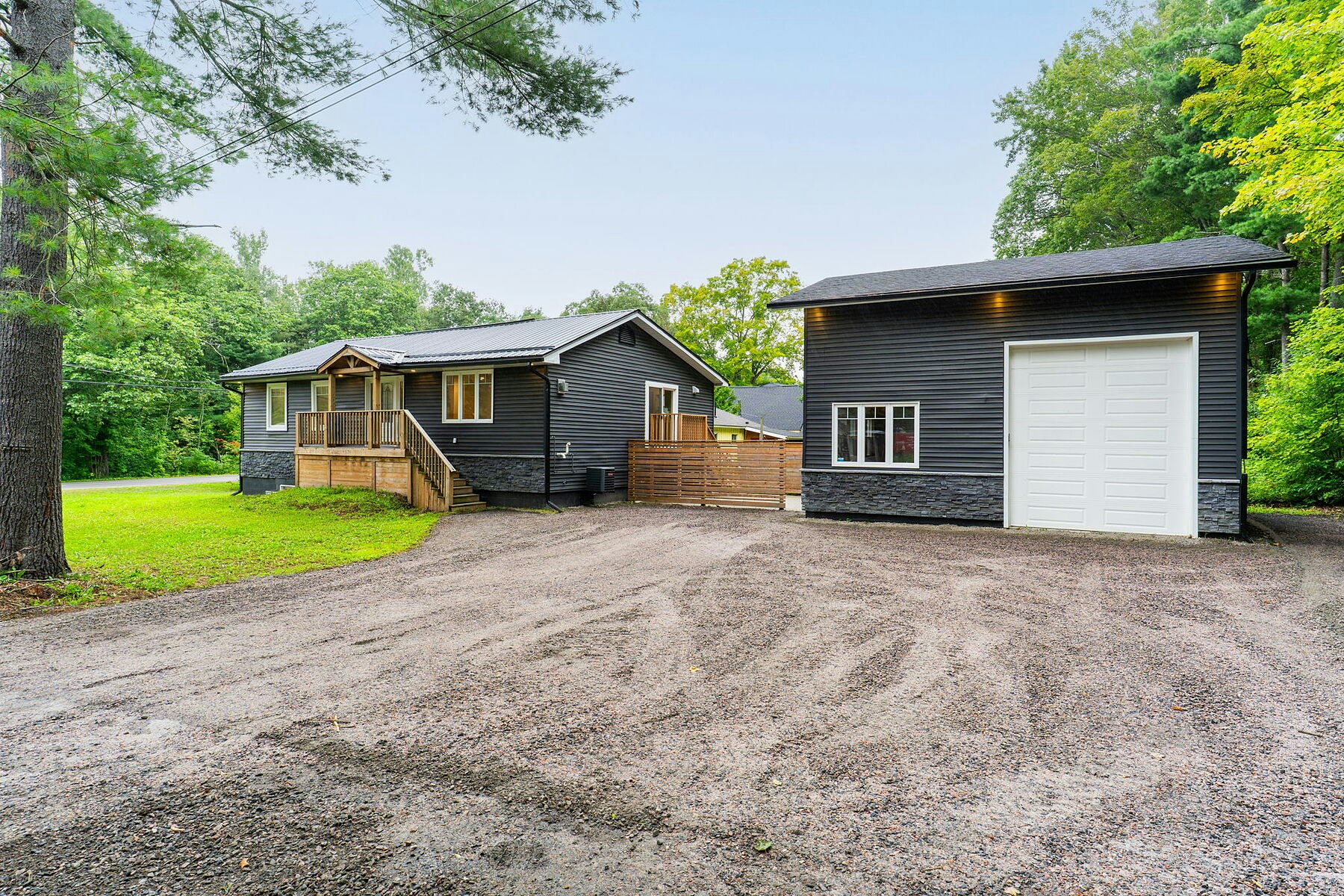 1003 Elizabeth Street, Muskoka Lakes, ON, P0C 1M0