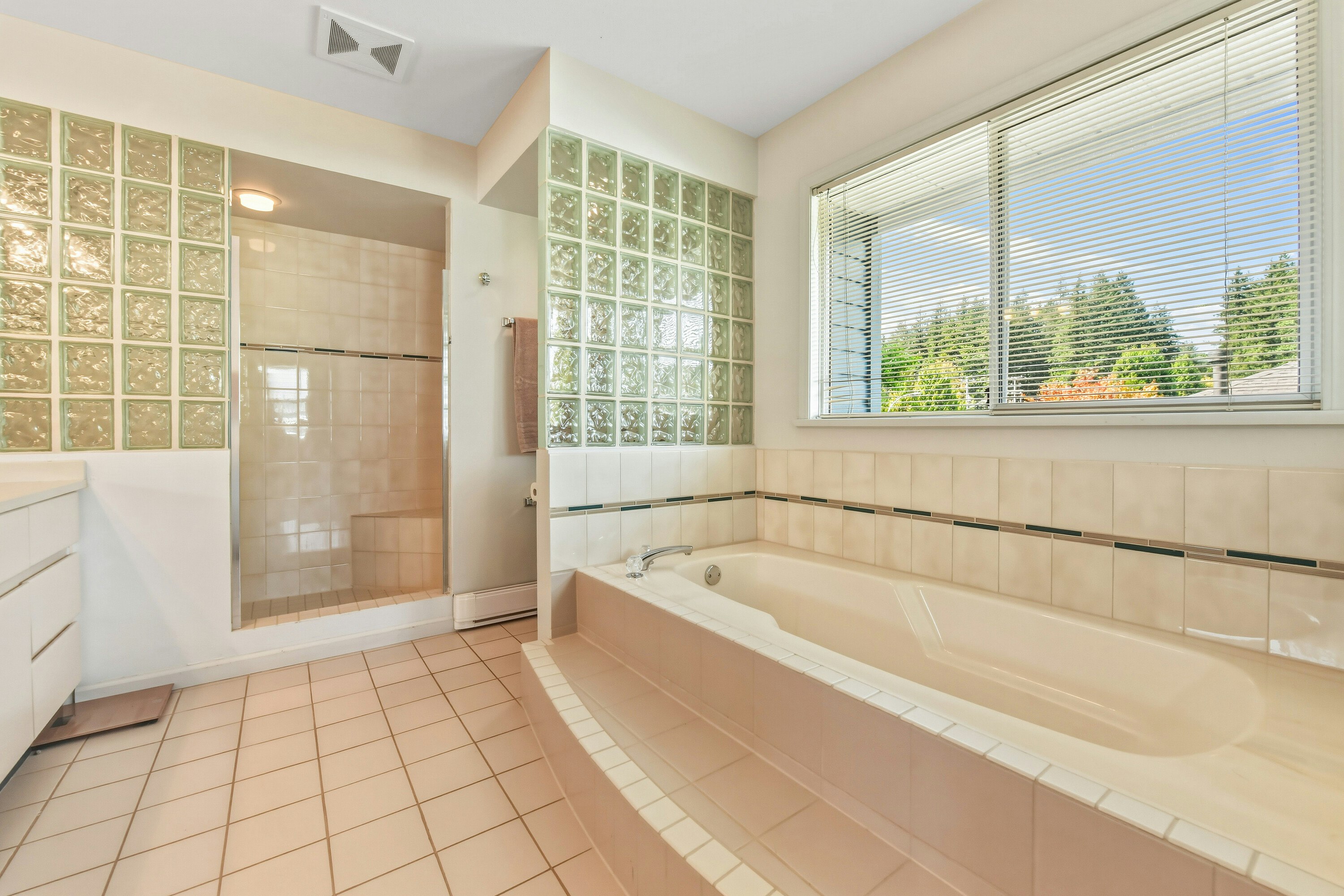 14877 24th Avenue, Surrey, BC, V4P 1N9 - 23