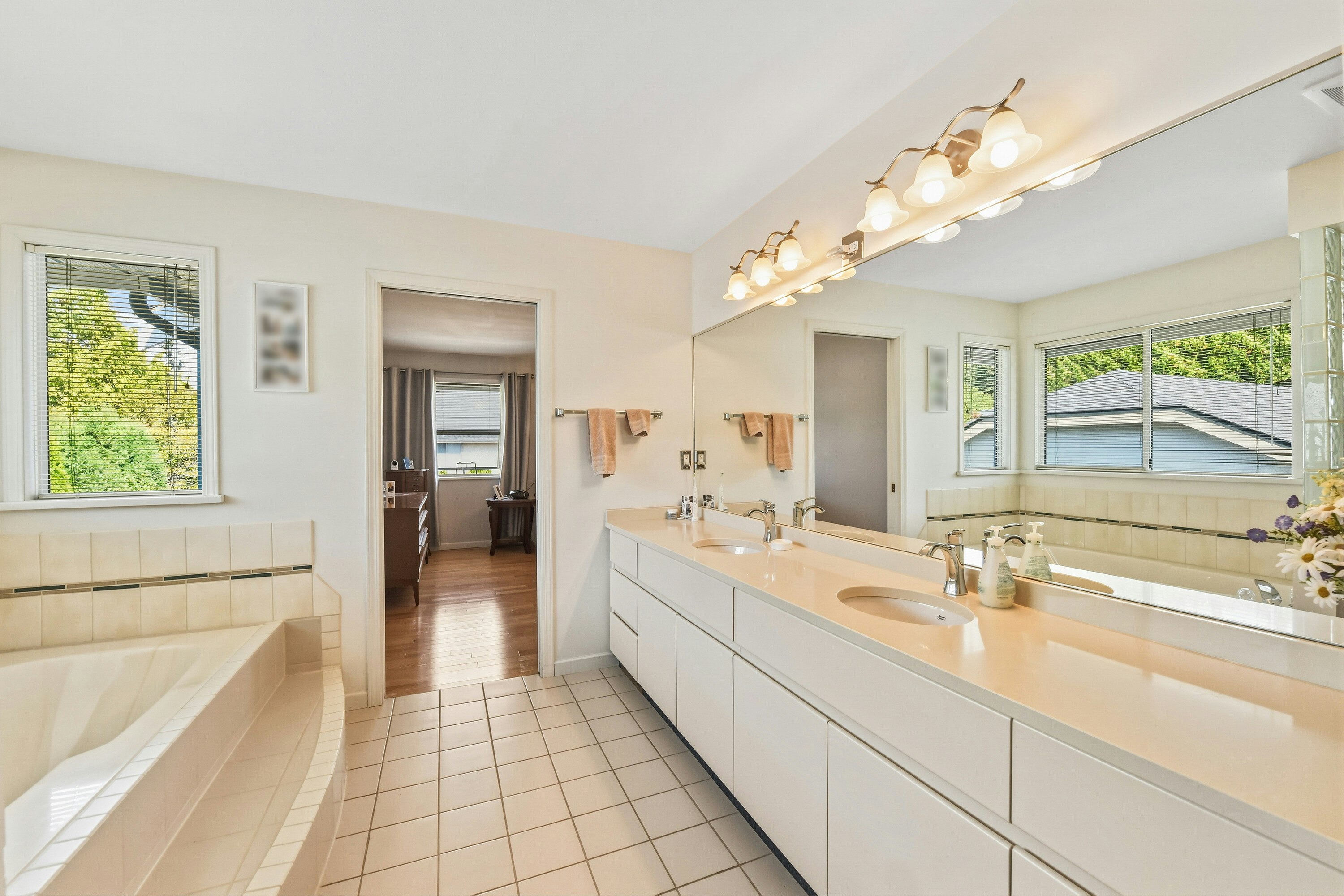 14877 24th Avenue, Surrey, BC, V4P 1N9 - 24