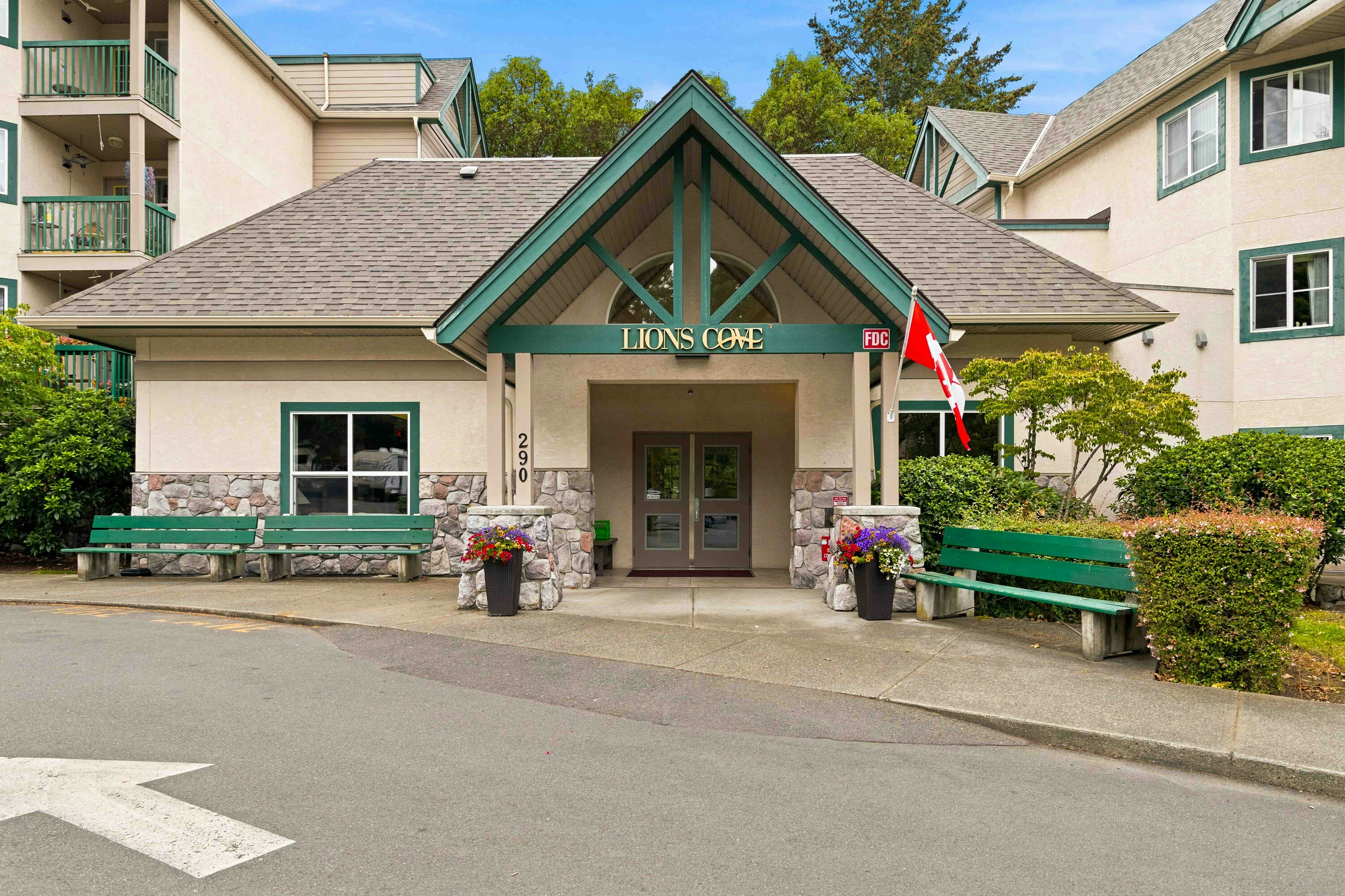 304-290 Island Highway, View Royal, BC, V9B 1G5