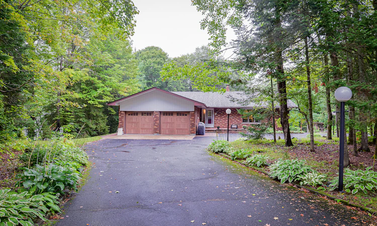 55 Denniss Drive